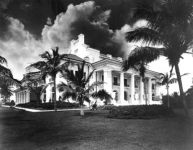 1902Facade4x3Grayscale96