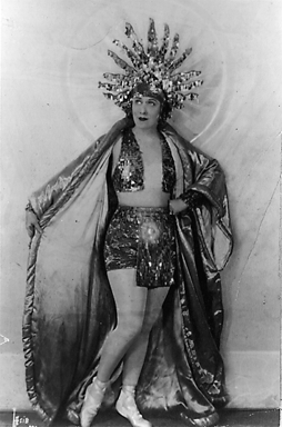 Julia Rooney Grayscale96